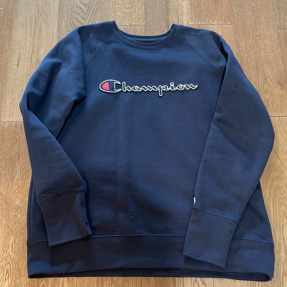 Champion Navy Blue Crewneck Sweatshirt . Women M